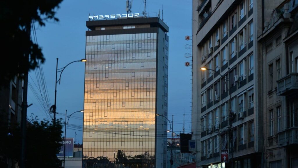 Hotel Ambasador, Stanovi Nis, Zgrade